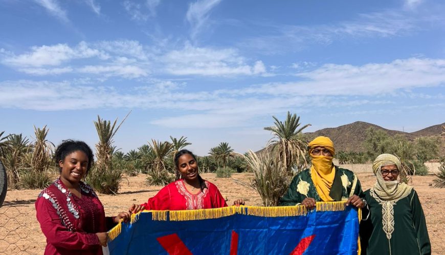 Visite guidée dans les ruelles typiques de la médina de Marrakech lors d'un tour personnalisé.
