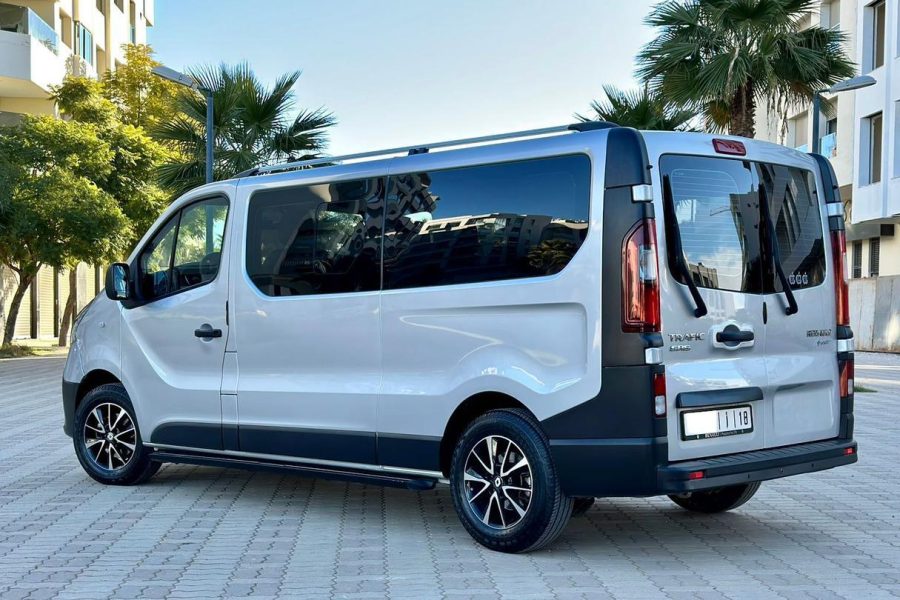 Renault Trafic Combi – Business & Group Minivan with Driver