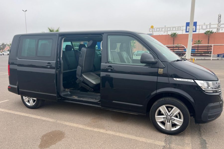 Volkswagen Caravelle – Premium Minivan with Private Driver